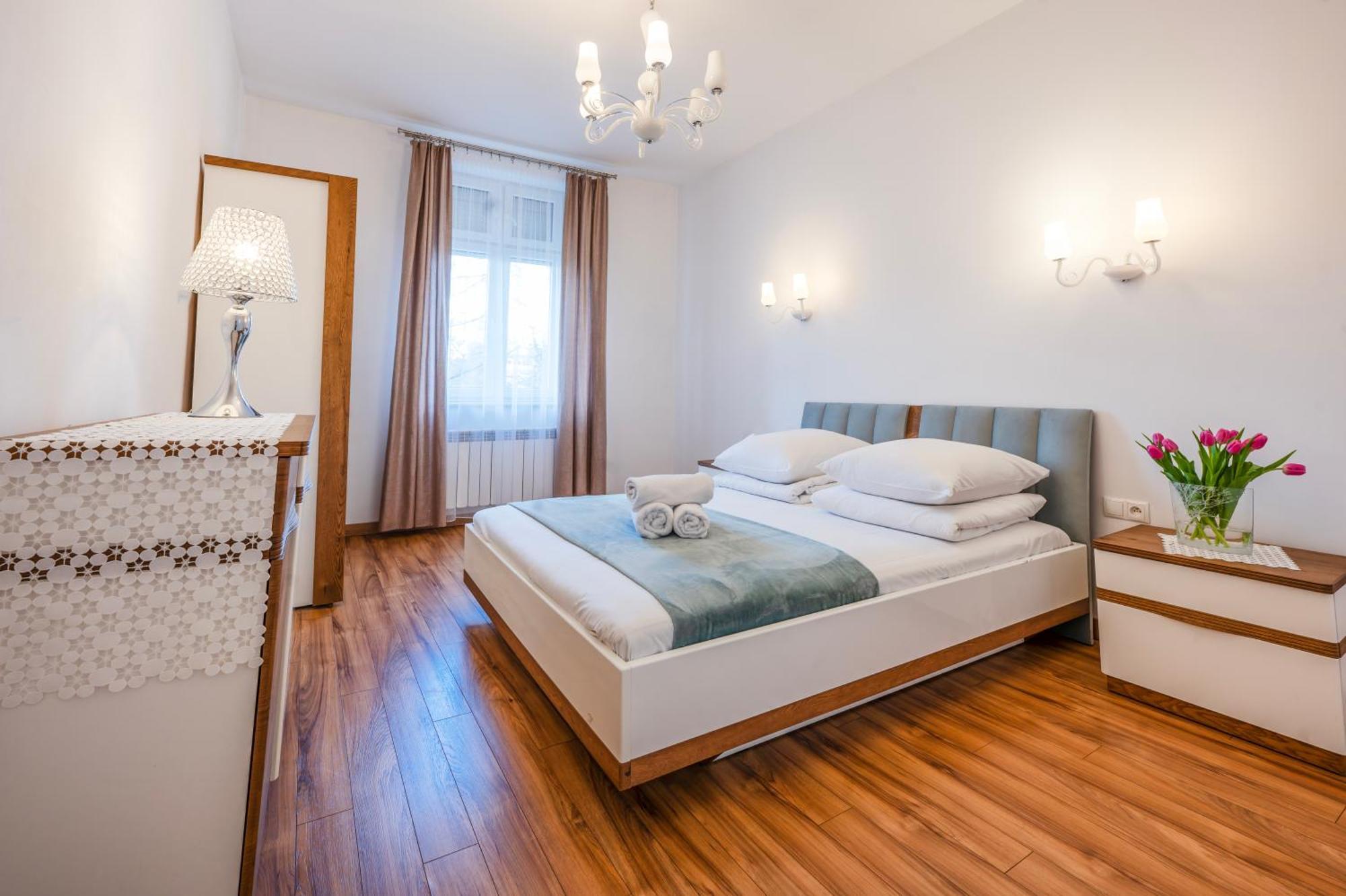 Florencja Parking Gratis Moxy Te&Am Cracow Krakow Dış mekan fotoğraf